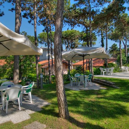 Hotel Caracas Lignano Sabbiadoro Ngoại thất bức ảnh