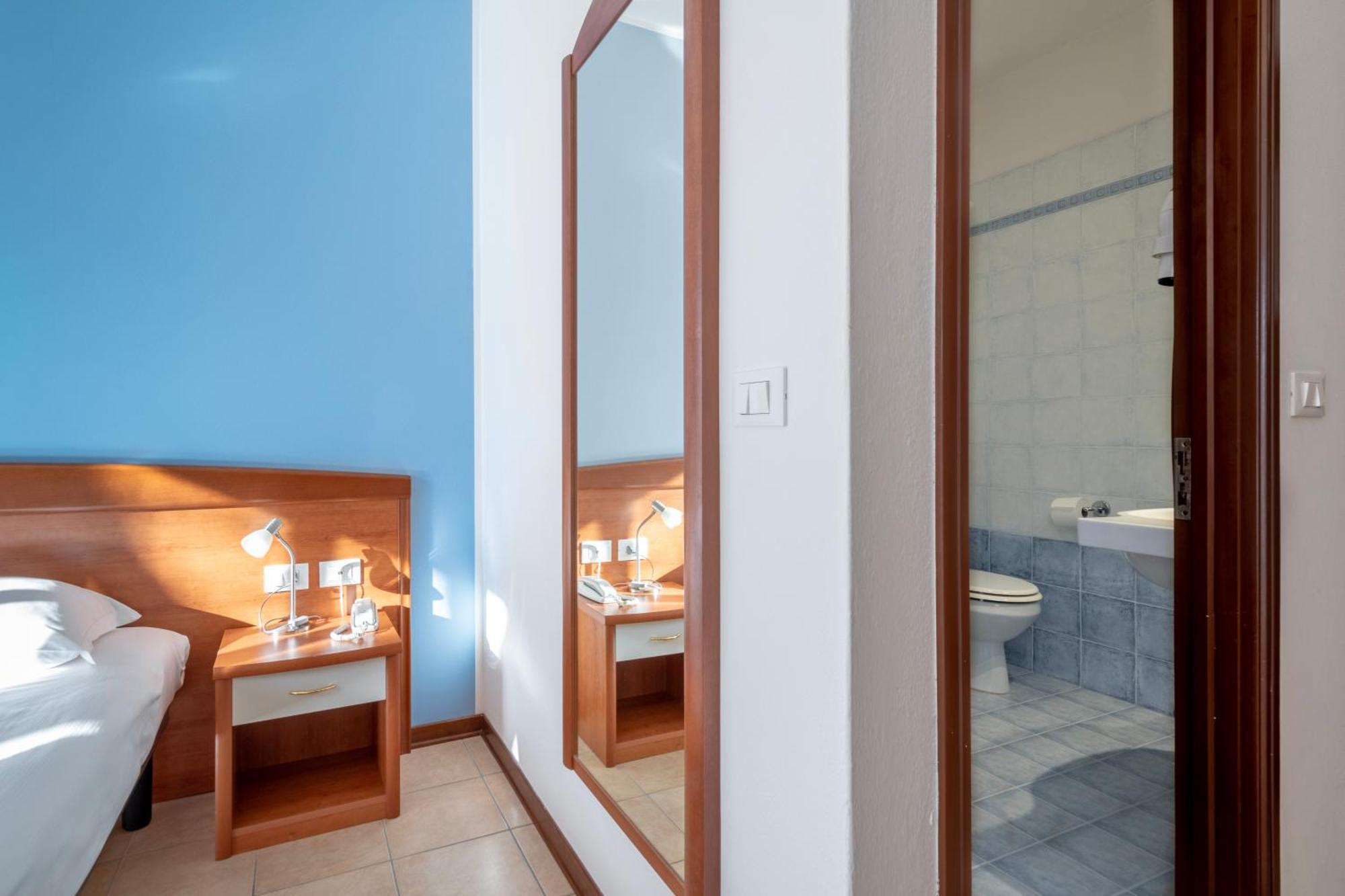 Hotel Caracas Lignano Sabbiadoro Ngoại thất bức ảnh
