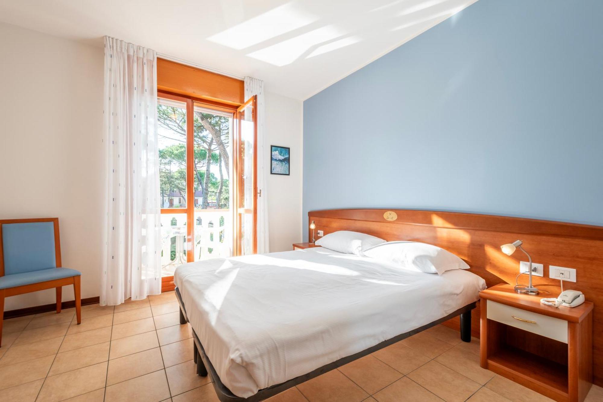 Hotel Caracas Lignano Sabbiadoro Ngoại thất bức ảnh